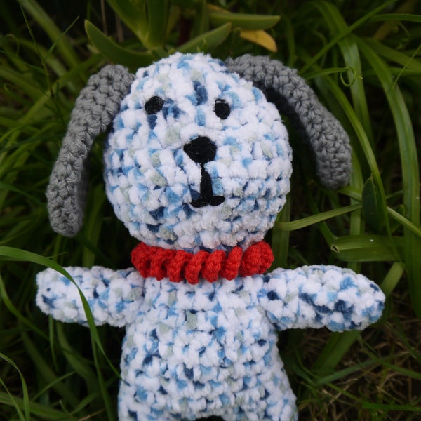 Doudou chien au crochet, laine chenille et coton