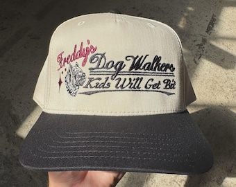Freddy's Dog Walkers grappige geborduurde snapback op bestelling gemaakte hoed