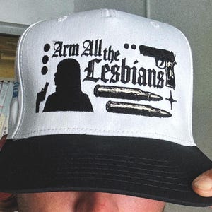 Arm All the Lesbians Broderad Klassisk Snapback LGBTQ Gay Pride Queer Mode Beställningsgjord Fem Panel Hatt Keps