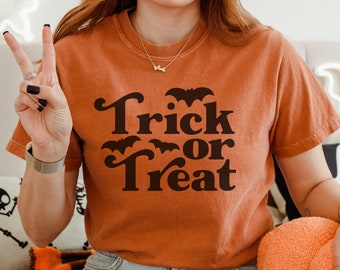 Trick or Treat Shirt for Halloween Gift Cute Bat Tshirt for Spooky Season Costume Fall Shirts for Women Funny Graphic Tee Retro T-shirt