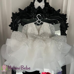 Robe de fille à paillettes blanches de mariage parfaite, robe de fille de fleur, robe de bébé fantaisie, robe de fille d'anniversaire, robe blanche de bébé, tenue d'enfant en bas âge image 2