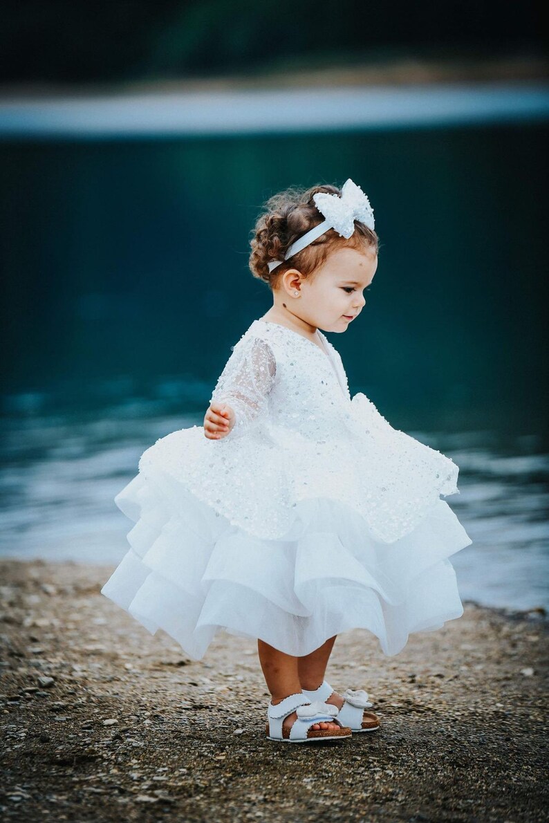 Robe de fille à paillettes blanches de mariage parfaite, robe de fille de fleur, robe de bébé fantaisie, robe de fille d'anniversaire, robe blanche de bébé, tenue d'enfant en bas âge image 5