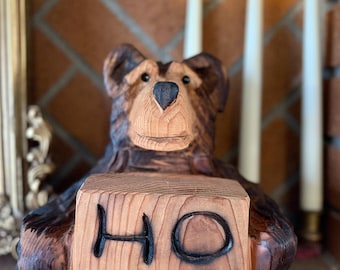 Oso de casa tallado a mano