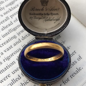 Vintage English 22k/22ct Yellow Gold Posy/Posey/Poesy/Posie Band/Ring, “Anna Carior Mihi Quam Ipsae Vitae,” c.1965, Size 7.5 US