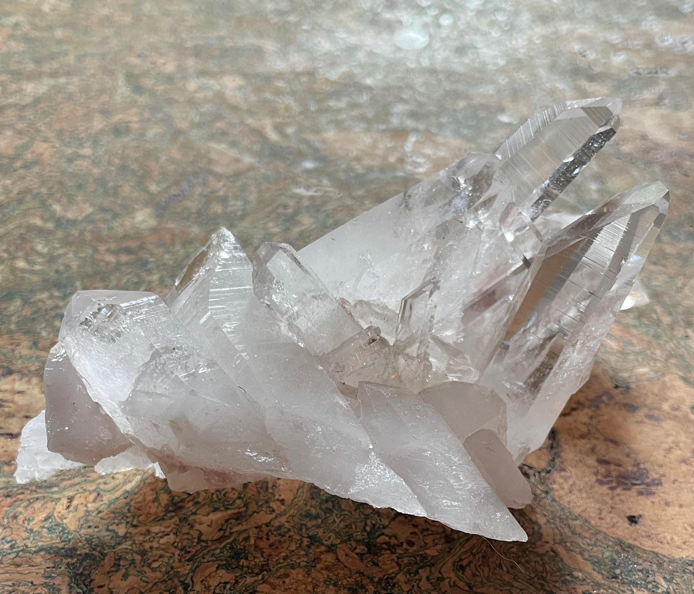 コロンビア産レムリアンクォーツクラスター（ピンクリチウム入り