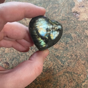 Flashy Labradorite Polished Heart, love stone, gift for partner, gift for her, gift for him, Madagascar labradorite, crystals for Pisces
