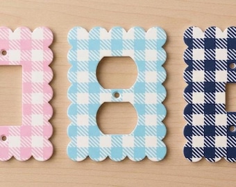 Scalloped Gingham Outlet Cover