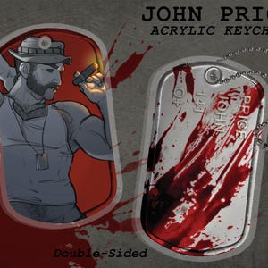 Może przedstawiać: Dwustronny akrylowy brelok do kluczy z wystylizowaną ilustracją mężczyzny i nieśmiertelnika. Na nieśmiertelniku widnieje imię "John Price" i jest on poplamiony na czerwono. Widoczny jest również tekst "John Price Acrylic Keychain".