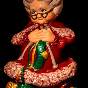 Santa & Mrs. Claus. Holiday Ceramics Set