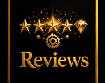 Puede incluir: Un gráfico cuadrado con fondo negro y borde dorado que presenta la palabra Reviews en letras doradas. Sobre el texto hay cuatro estrellas doradas y un icono de diamante, con un engranaje dorado centrado debajo de las estrellas.