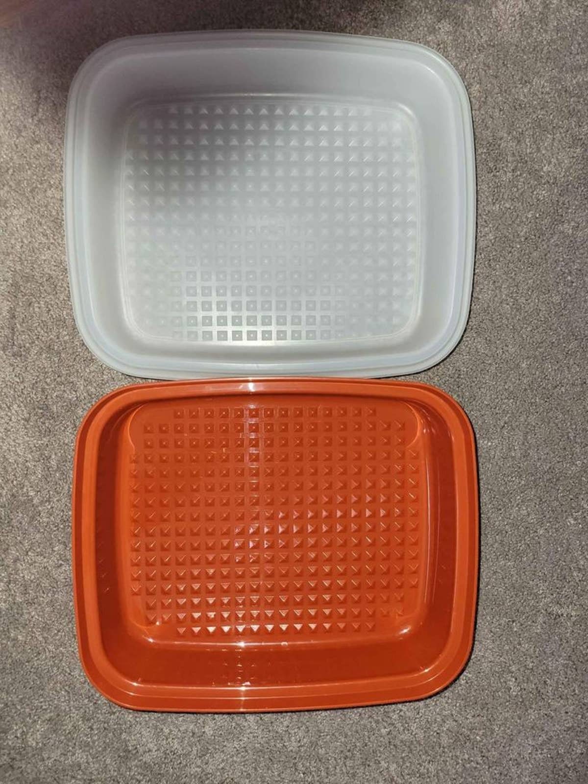 Tupperware Marinade Meat Container Pyramid Surface Paprika Red 1294-2 &  1295-6
