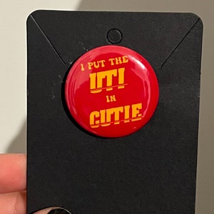 I Put the ‘UTI’ in Cutie Button Badge / 32mm 1 1/4inch / Funny Pin Pins Gifts Absurd Silly Tumblr Twitter Pun Punny Absurdist Unique