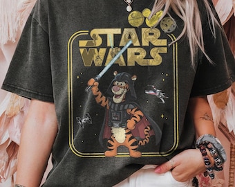 Camiseta de Tigger y Darth Vader, camiseta de Winnie the Pooh y Star Wars, camiseta de Tigger con sable de luz, Día de Star Wars