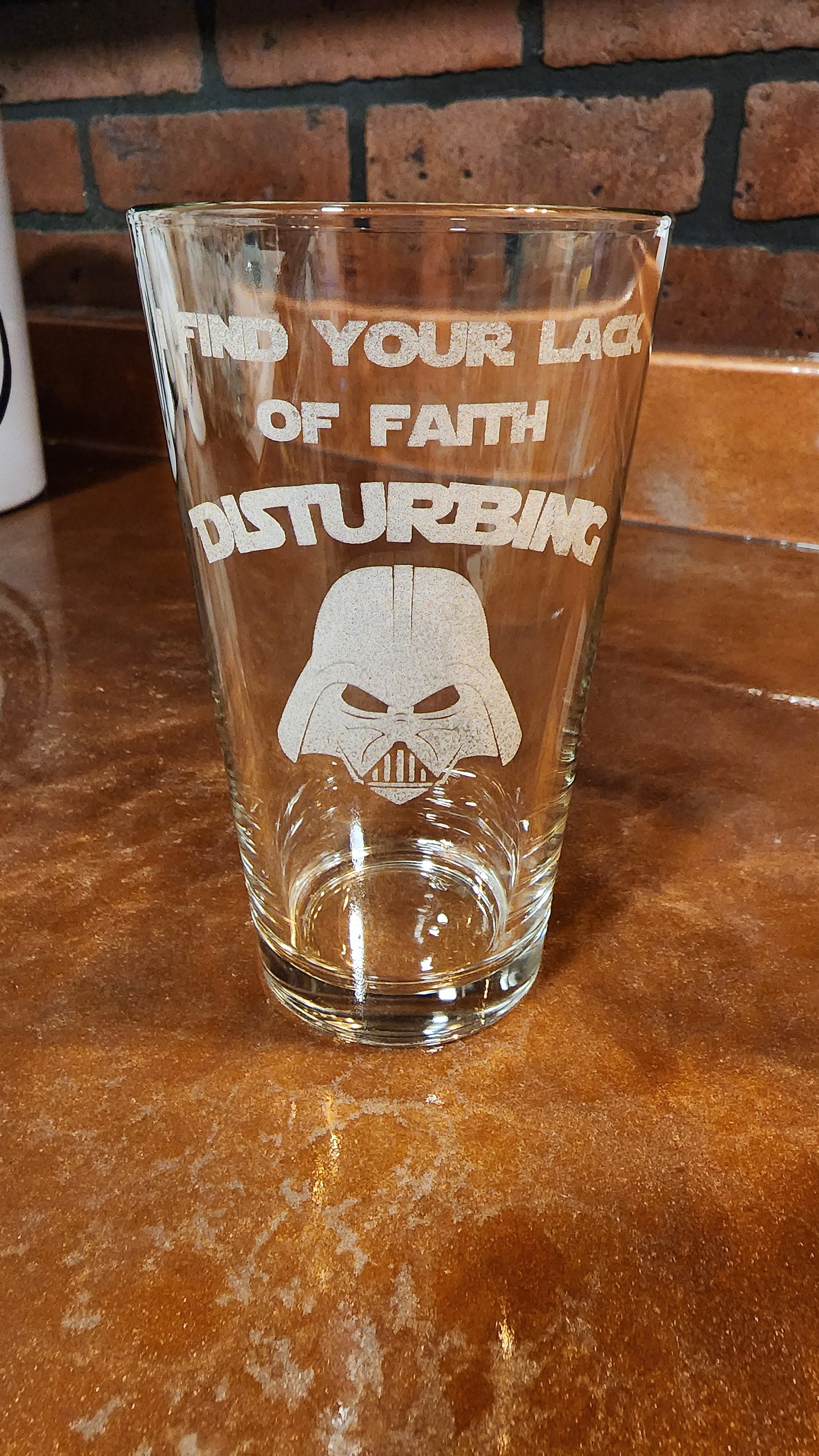 MILLENNIUM FALCON Engraved 16oz Pint Glass | Great Christmas Gift for Sci  Fi & Classic Movie Fans | Unique Collectible Barware & Decor
