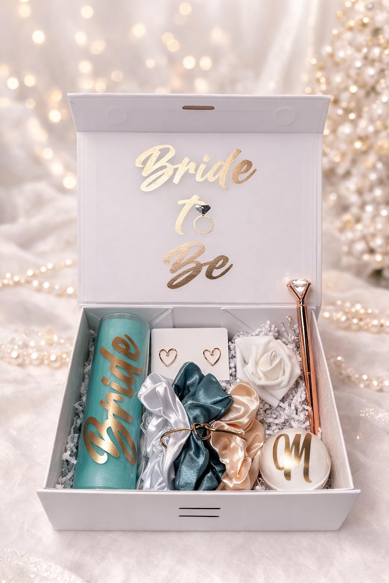 Personalized Bridal Gift Box | Bride To Be Gift | Bridal Shower Gift | Engagement Gift for Bride | Custom Wedding Gift Box | Future Mrs Gift Bild 14