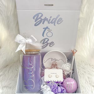Personalized Bridal Gift Box | Bride To Be Gift | Bridal Shower Gift | Engagement Gift for Bride | Custom Wedding Gift Box | Future Mrs Gift Bild 15