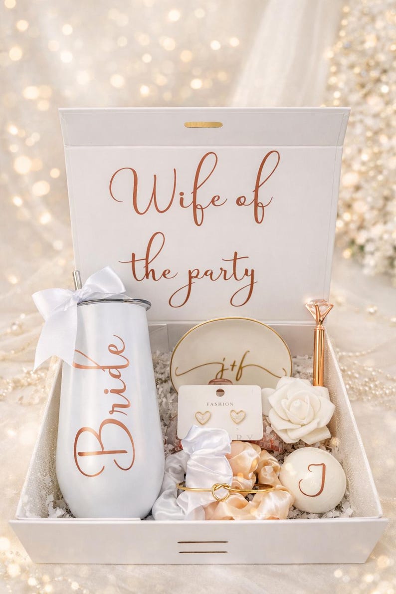 Personalized Bridal Gift Box | Bride To Be Gift | Bridal Shower Gift | Engagement Gift for Bride | Custom Wedding Gift Box | Future Mrs Gift Bild 13