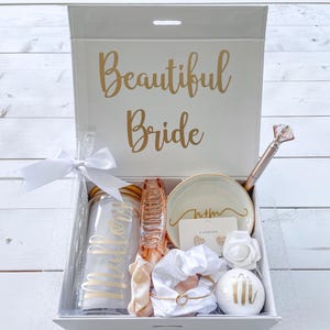 Personalized Bridal Gift Box | Bride To Be Gift | Bridal Shower Gift | Engagement Gift for Bride | Custom Wedding Gift Box | Future Mrs Gift Bild 16