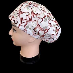 Scrub Mütze mit Affen Print. Theaterkappe mit frechem Dschungel-Tierdruck. Einzigartiges Geschenk für Krankenschwester, Hebamme, Chirurg, Tierarzt, Zahnarzt. Euro Style Kappe