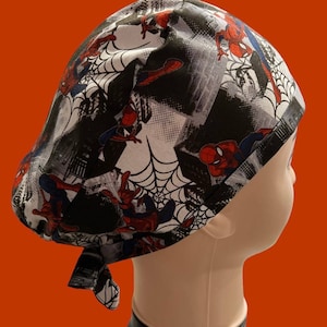 Scrub cap for men / unisex with Spiderman print. Great gift for surgeon, nurse, vet, midwife, dental surgeon. Various options at checkout