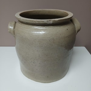 Grau glasierter Confit-Topf aus Steingut