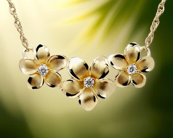 Plumeria-bloemketting: gemaakt in Hawaï, zirkonia, 14 kt goudgeglazuurd zilver