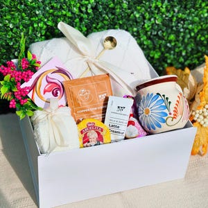 Cozy Hygge Gift Box, Thinking of you Gift Box With Blanket, Gift for Her, Cozy Care Package, Self Care Gift Box, Birthday Box for Her, Socks