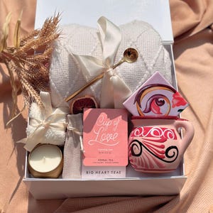 Hygge Gift Box For Her, Gift Box For Her, Self Care Gift Set, Gift Box For Friend, Classy Gift Basket, Cozy Care Package, Gift Box For Women