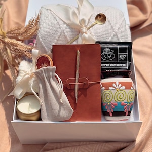 Hygge Gift Box For Her, Gift Box For Her, Self Care Gift Set, Gift Box For Friend, Classy Gift Basket, Cozy Care Package, Gift Box For Women