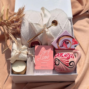 Galentines Gifts, Galentine Gift Ideas, Best Friend Gift Box, Mothers Day Gift Basket, Gift Box for Mom, Gift for Grandma, Birthday Box, Bff
