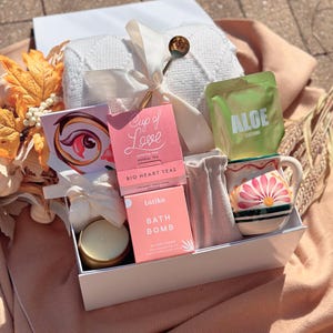 Relaxation gifts for women - Thank You Gift Idea - Spa gift set for her - Gift box for woman - Spa Kit for Women - Appreciation Gift for Her
