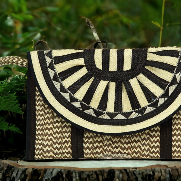 Colombian Art, Natural Handwoven Clutch, Flat Clutch bag, Arrow Cane, Light Brown - Beige, Zig-Zag