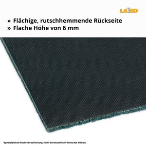 K&ouml;nnte beinhalten: Nahaufnahme einer dunkelgr&uuml;nen, rutschfesten R&uuml;ckseite f&uuml;r einen Teppich oder eine Matte. Die R&uuml;ckseite ist strukturiert und hat eine flache H&ouml;he von 6 mm.