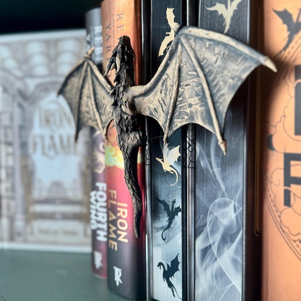 Dragon Bookshelf Decor | Little dragon | Dragon Spine Hugger | Bookish Decor | Book Shelf Decoration | Fourth Wing | Fantasy