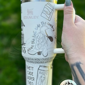 Kastanjebruine gegraveerde beker | Elsie Silver-merchandise | Foutloos | Gegraveerde Stanley | Boekmerchandise | Cowboyromantiek | Kastanjeveren