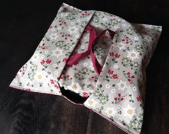 Cake carrying bag and matching cover sewn with pattern of choice if required, for round baking tins