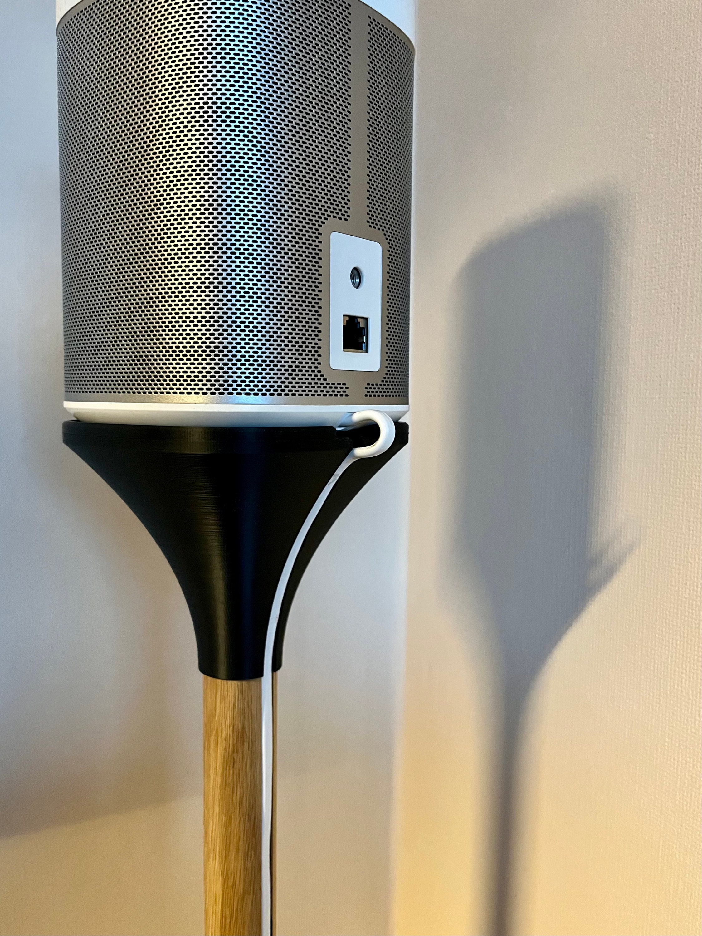 Support En Bois Véritable Noyer Pour Sonos One, One SL & Play:1 – Améliorez Le Son & Protégez Votre Enceinte Avec Style
