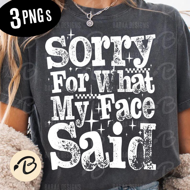 Pu&ograve; includere: T-shirt grigio scuro con la scritta "Sorry For What My Face Said" in lettere bianche sbiadite. La maglietta ha un aspetto vintage e usurato, e il testo &egrave; in un carattere audace e giocoso. Un capo casual.