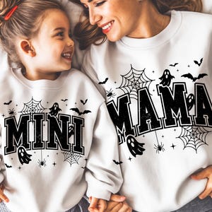 Maman Mini Halloween Png SVG, png Halloween rétro, saison effrayante couper fichier pour Cricut Design, fantôme effrayant Png, cadeau pour maman Halloween Png