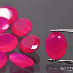 Fuchsia agate faceted oval 6x4, 7x5, 9x7 mm