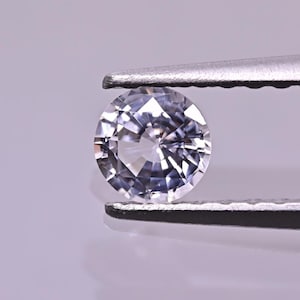 Round faceted sapphire 4 mm
