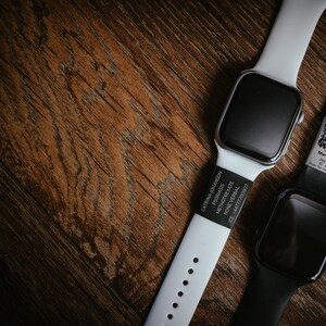 Etiqueta de alerta médica con código QR para Apple Watch: Identificación de emergencia de acero inoxidable imagen 10