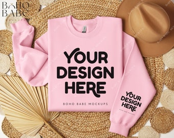 ROSA CLARO Gildan 18000 Manga Sudadera Maqueta / Puño Izquierdo Impresión Maqueta Diseño de Bolsillo Mock Doblado Crewneck Suéter Foto POD Boho Flat Lay