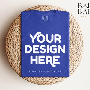 PERIWINKLE Comfort Colors 1717 Mockup | CC1717 Folded T-shirt on Round Placemat, Unisex Shirt Mock up, Clean Boho Styled Flat Lay, POD Tee
