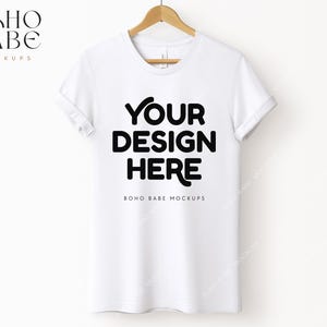 BIAŁY Bella Canvas 3001 Mockup | Boho Wiszący T-shirt Prawdziwy Mockup, Unisex Tee na Wieszaku Zdjęcie POD Proste Czyste Białe Tło Svg