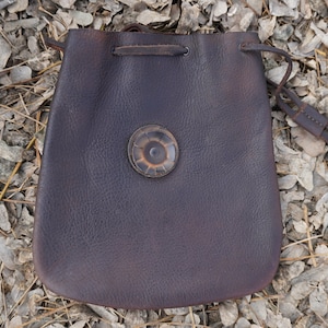 Sac Sporran en cuir corbeau / sac Rune en cuir / pochette pour pièces de monnaie médiévale / sac Highland en cuir avec cordon de serrage ceinture / sac Viking / pochette celtique