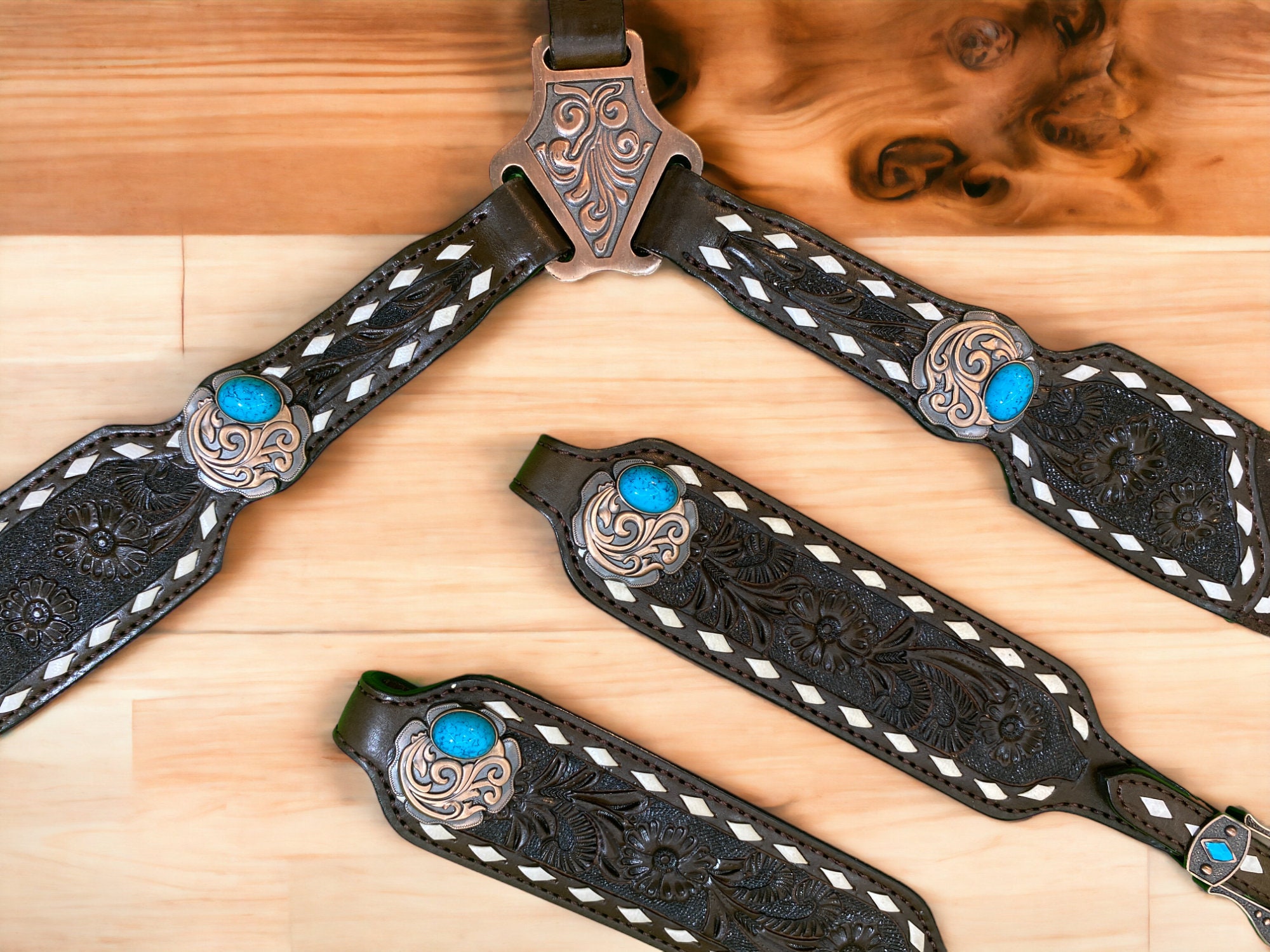 Set équitation Western : Têtière, Collier Poitrine Et Rênes En Cuir Sculpté Main - Ashmira Saddlery