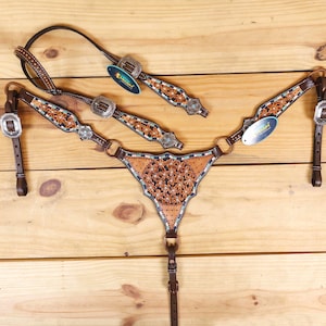 Gladiator Headstall and Breast Collar Set for a horse, Headstall with filigree flower tooling, flower shape concho with antique finish Mousm