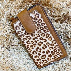 Damenunterarmtasche für Handy und Kartengeldbörse mit Kreuzgurt. Western Damen Hand Clutch Tasche | Premium Leder-Clutch von Mousm