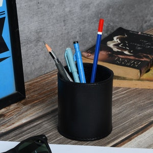 MOUSM Leather Pen Holder, Black Smooth Leather Pencil Holder, Home Office Bathroom Organizer Tool, Handmade Pen Holder, Gift for Him/Her &quot;